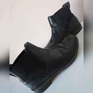 Timberland Magby Chelsea A1KHL Black Leather Pull On Casual Walking Boots